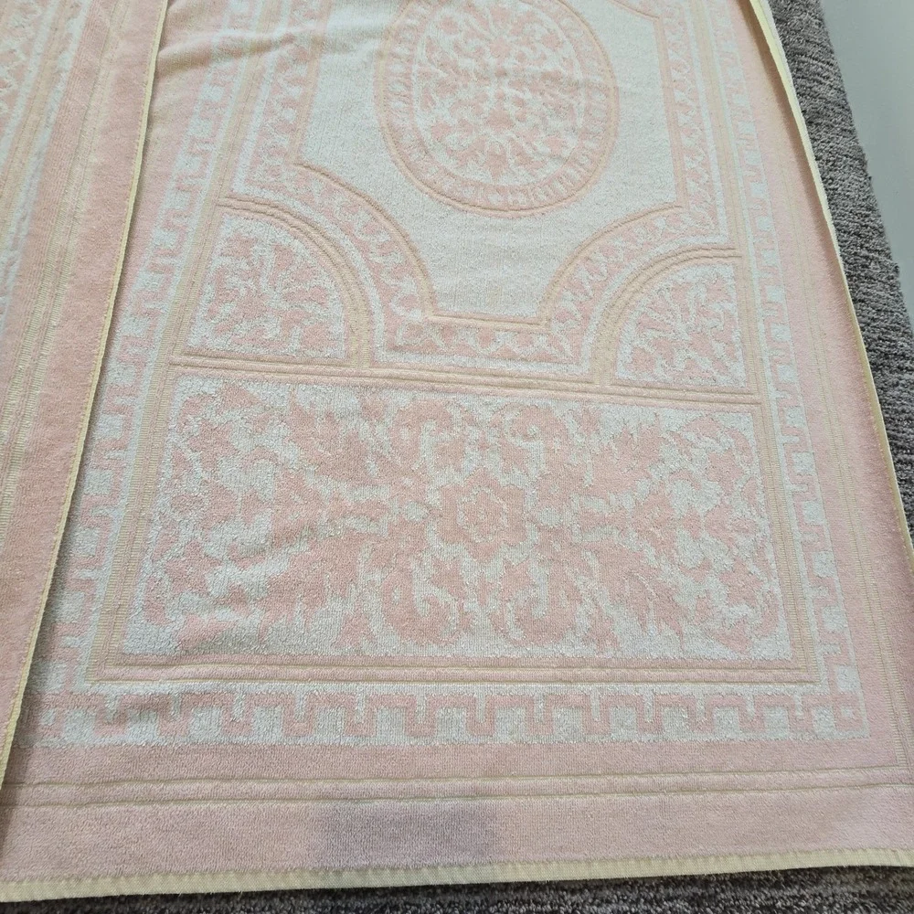 2 Vintage Pink‎ White Floral Bath Towels Stevens Utica MCM 70s Medallion Retro